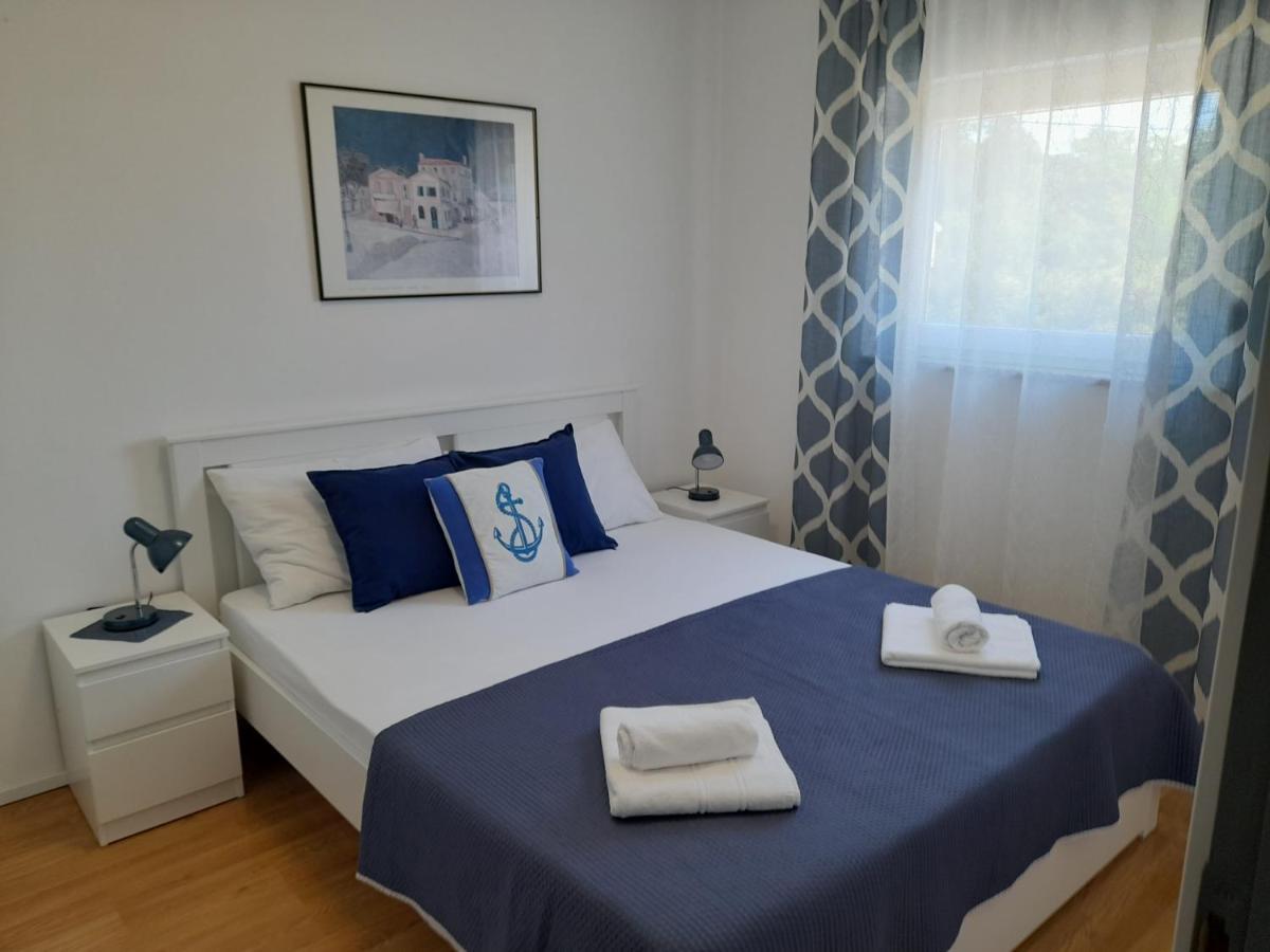 Apartman Prvi Red Do Mora Sveti Filip i Jakov Exteriér fotografie