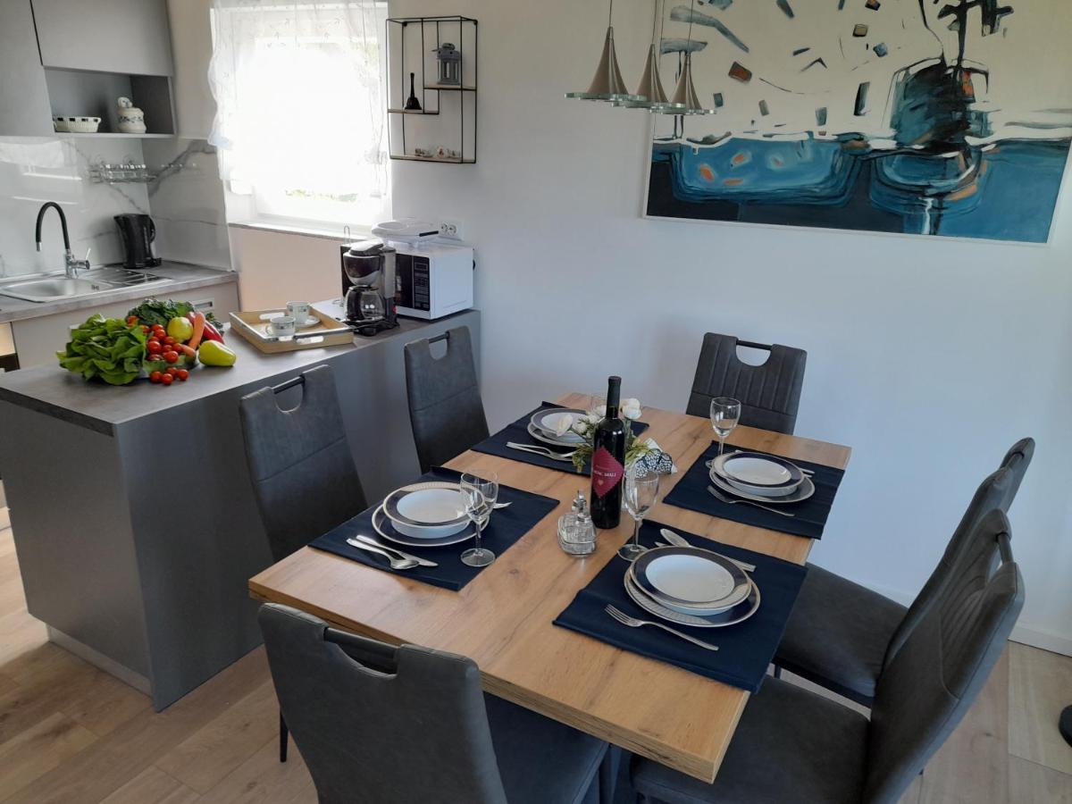 Apartman Prvi Red Do Mora Sveti Filip i Jakov Exteriér fotografie