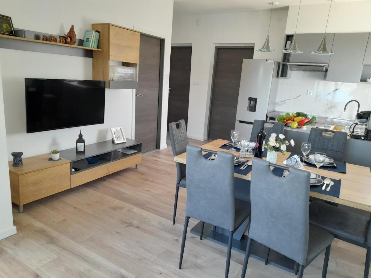 Apartman Prvi Red Do Mora Sveti Filip i Jakov Exteriér fotografie