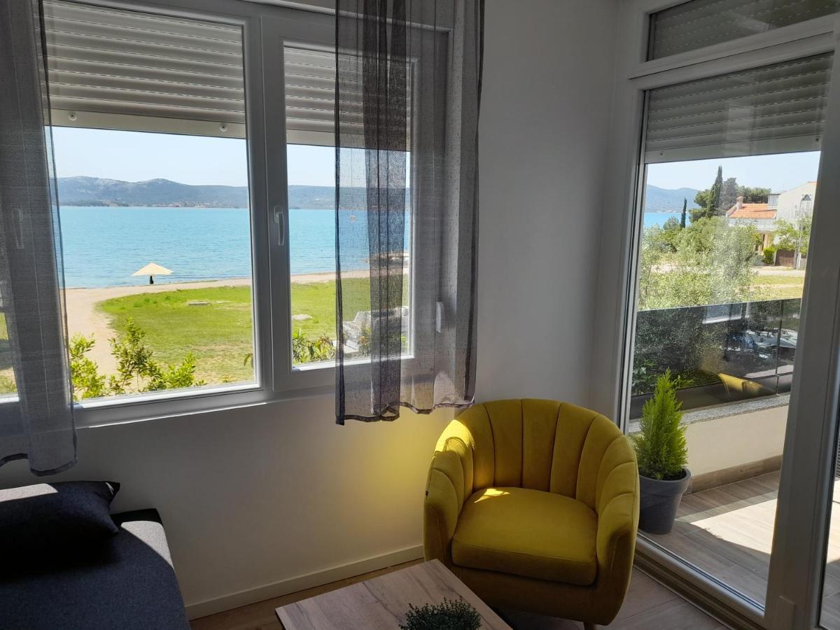 Apartman Prvi Red Do Mora Sveti Filip i Jakov Exteriér fotografie