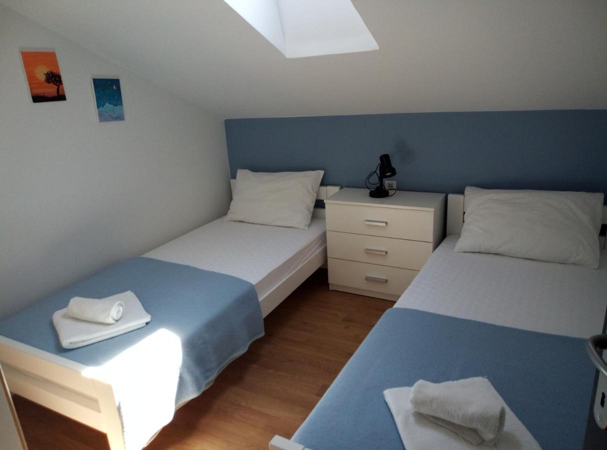 Apartman Prvi Red Do Mora Sveti Filip i Jakov Exteriér fotografie