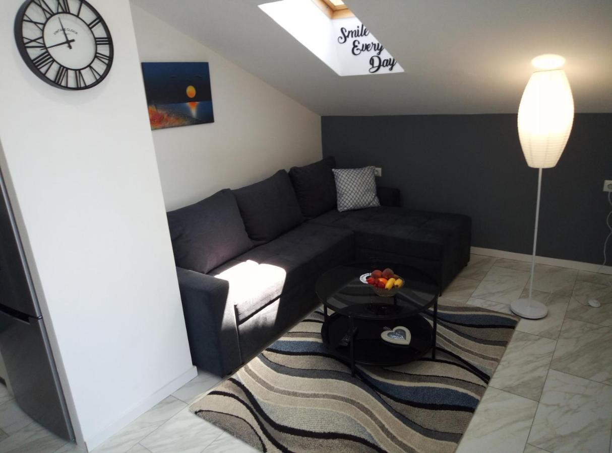 Apartman Prvi Red Do Mora Sveti Filip i Jakov Exteriér fotografie